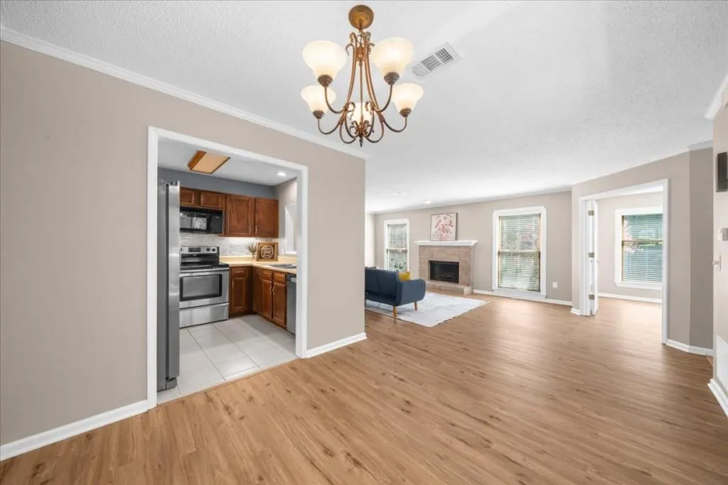 704 Hollyfax Circle, Sandy Springs, Georgia 30328, 1 Bedroom Bedrooms, ,1 BathroomBathrooms,Residential,Sold,704 Hollyfax Circle,7431540