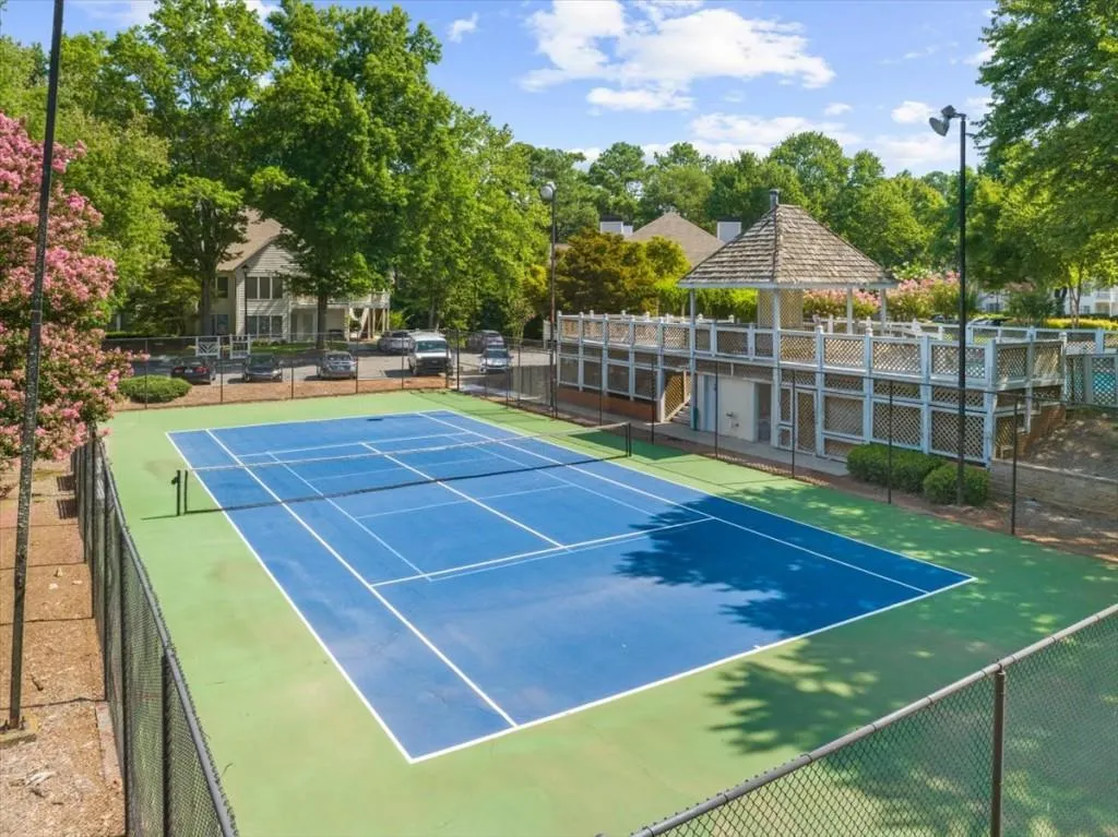 704 Hollyfax Circle, Sandy Springs, Georgia 30328, 1 Bedroom Bedrooms, ,1 BathroomBathrooms,Residential,Sold,704 Hollyfax Circle,7431540