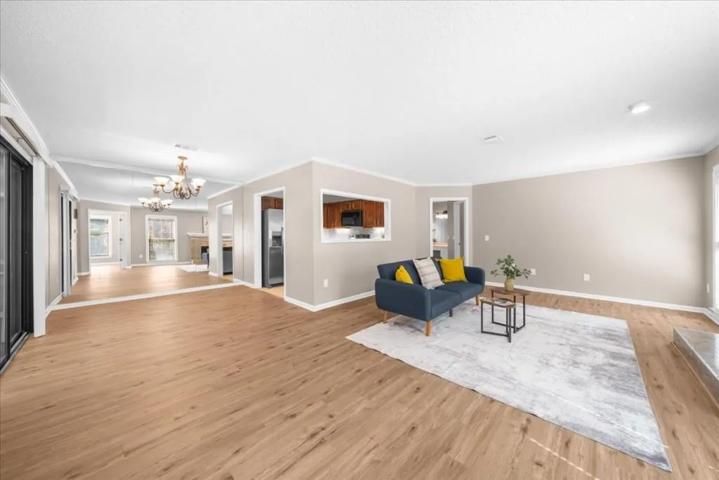 704 Hollyfax Circle, Sandy Springs, Georgia 30328, 1 Bedroom Bedrooms, ,1 BathroomBathrooms,Residential,Sold,704 Hollyfax Circle,7431540