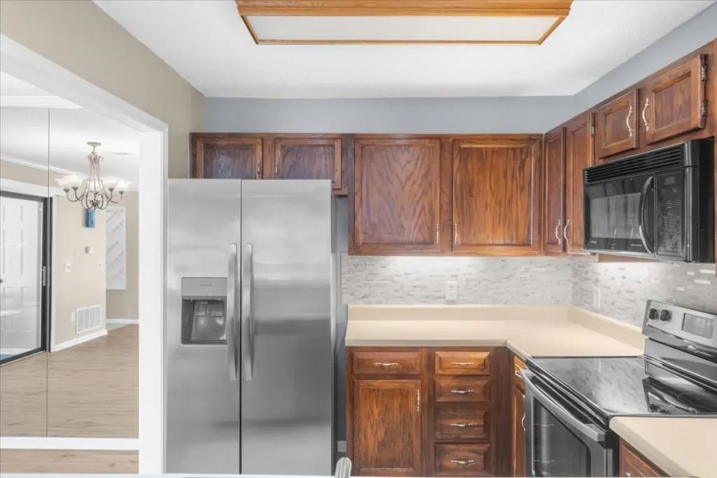 704 Hollyfax Circle, Sandy Springs, Georgia 30328, 1 Bedroom Bedrooms, ,1 BathroomBathrooms,Residential,Sold,704 Hollyfax Circle,7431540