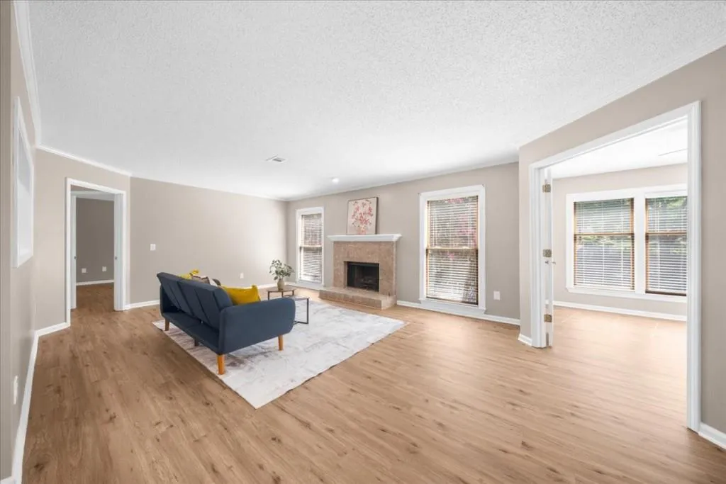 704 Hollyfax Circle, Sandy Springs, Georgia 30328, 1 Bedroom Bedrooms, ,1 BathroomBathrooms,Residential,Sold,704 Hollyfax Circle,7431540