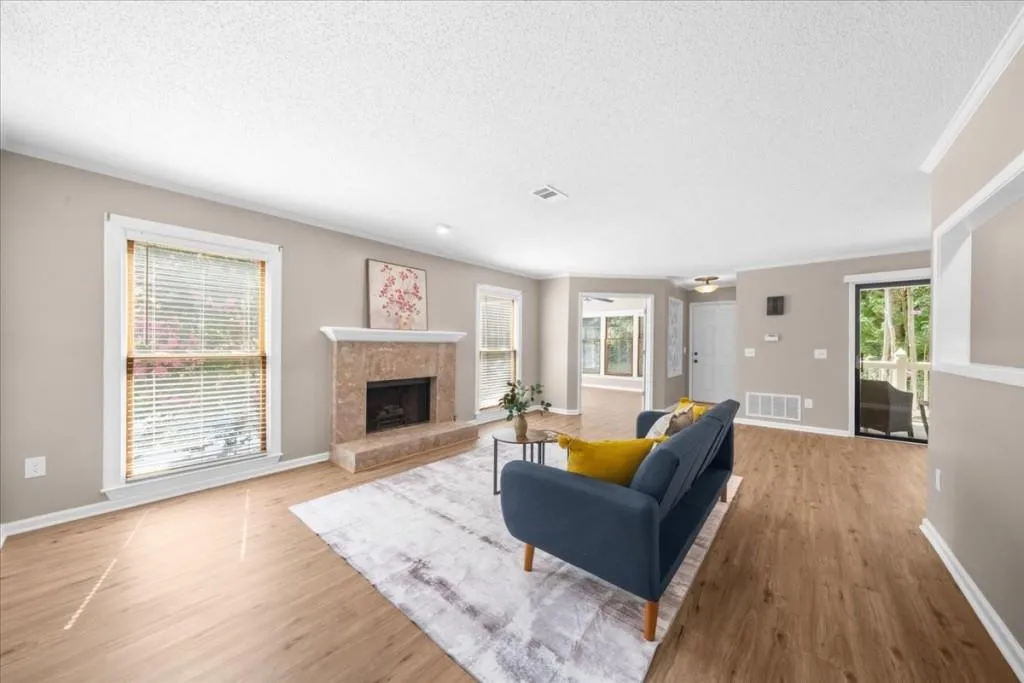 704 Hollyfax Circle, Sandy Springs, Georgia 30328, 1 Bedroom Bedrooms, ,1 BathroomBathrooms,Residential,Sold,704 Hollyfax Circle,7431540