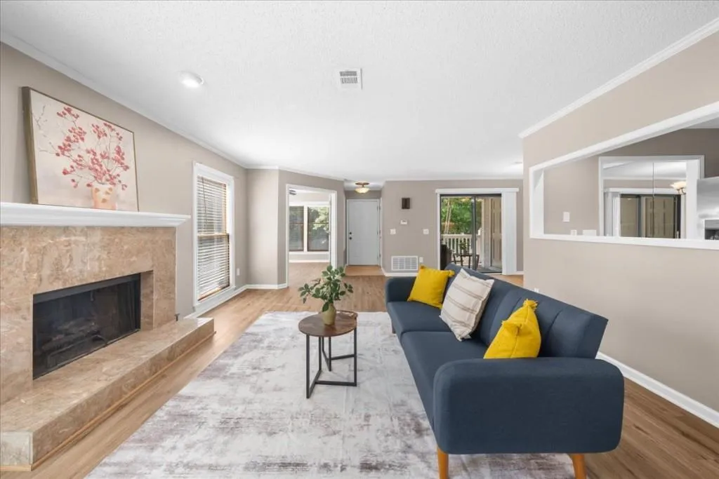 704 Hollyfax Circle, Sandy Springs, Georgia 30328, 1 Bedroom Bedrooms, ,1 BathroomBathrooms,Residential,Sold,704 Hollyfax Circle,7431540