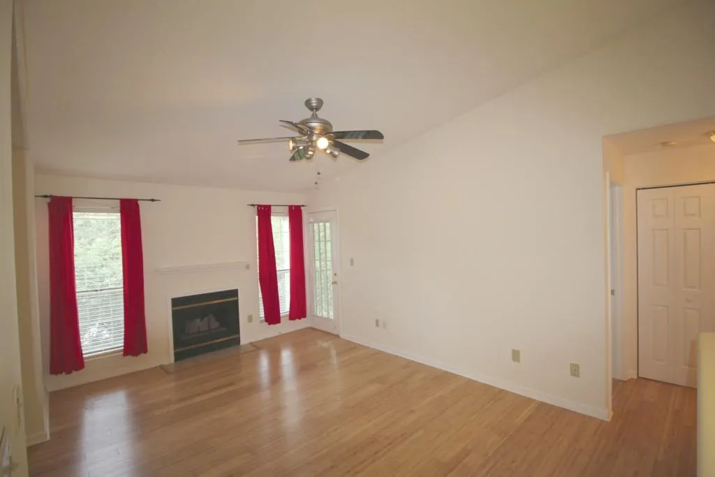 548 Granville Court Unit 548, Sandy Springs, Georgia 30328, 1 Bedroom Bedrooms, ,1 BathroomBathrooms,Residential,Sold,548 Granville Court Unit 548,5693075
