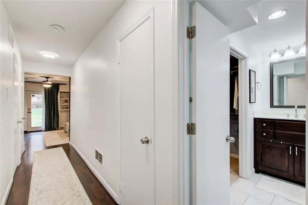 3723 Stonewall Circle Se, Atlanta, Georgia 30339, 3 Bedrooms Bedrooms, ,2 BathroomsBathrooms,Residential,For Sale,3723 Stonewall Circle Se,7612092