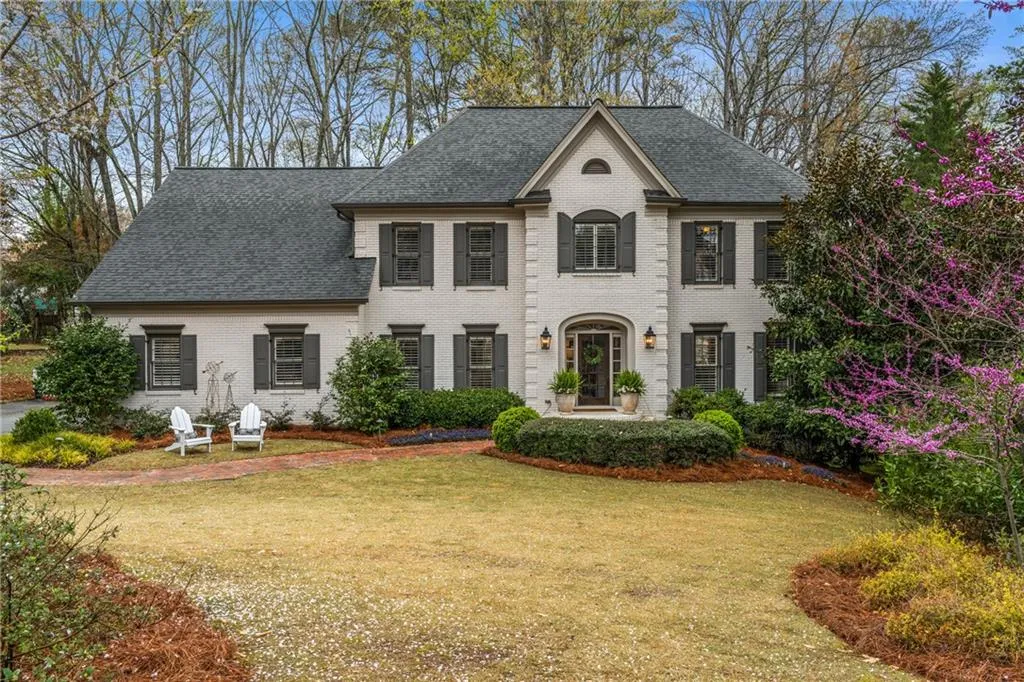 1705 Lazy River Lane, Sandy Springs, Georgia 30350, 5 Bedrooms Bedrooms, ,4 BathroomsBathrooms,Residential,Sold,1705 Lazy River Lane,7536222