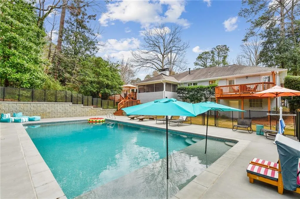 485 Riverside Parkway, Atlanta, Georgia 30328, 4 Bedrooms Bedrooms, ,2 BathroomsBathrooms,Residential,Sold,485 Riverside Parkway,6851430