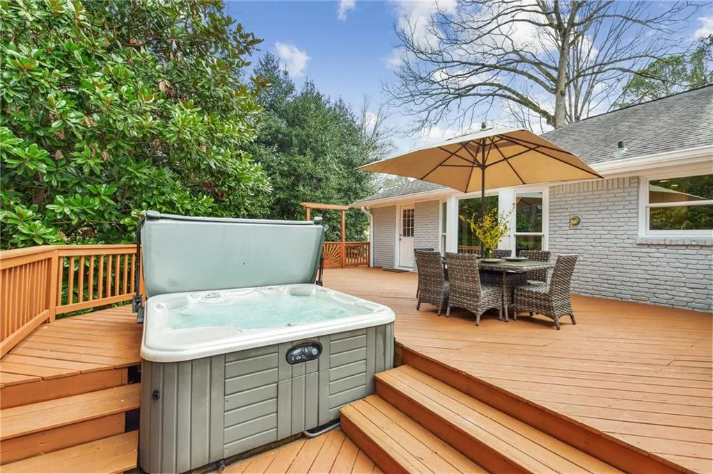 485 Riverside Parkway, Atlanta, Georgia 30328, 4 Bedrooms Bedrooms, ,2 BathroomsBathrooms,Residential,Sold,485 Riverside Parkway,6851430