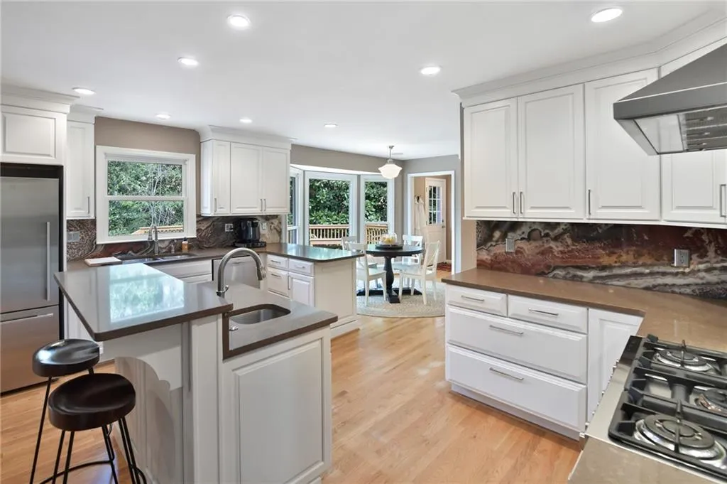 485 Riverside Parkway, Atlanta, Georgia 30328, 4 Bedrooms Bedrooms, ,2 BathroomsBathrooms,Residential,Sold,485 Riverside Parkway,6851430