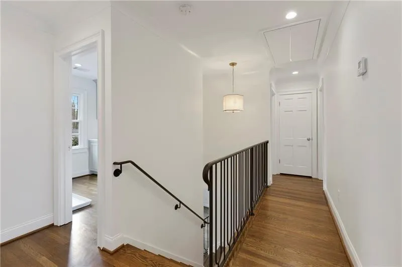 560 Tanacrest Circle, Atlanta, Georgia 30328, 5 Bedrooms Bedrooms, ,4 BathroomsBathrooms,Residential,Sold,560 Tanacrest Circle,6784358