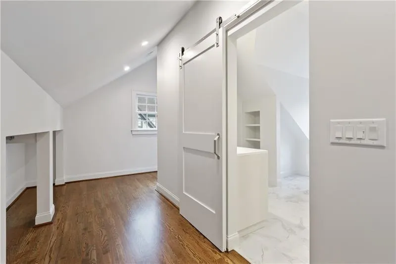 560 Tanacrest Circle, Atlanta, Georgia 30328, 5 Bedrooms Bedrooms, ,4 BathroomsBathrooms,Residential,Sold,560 Tanacrest Circle,6784358