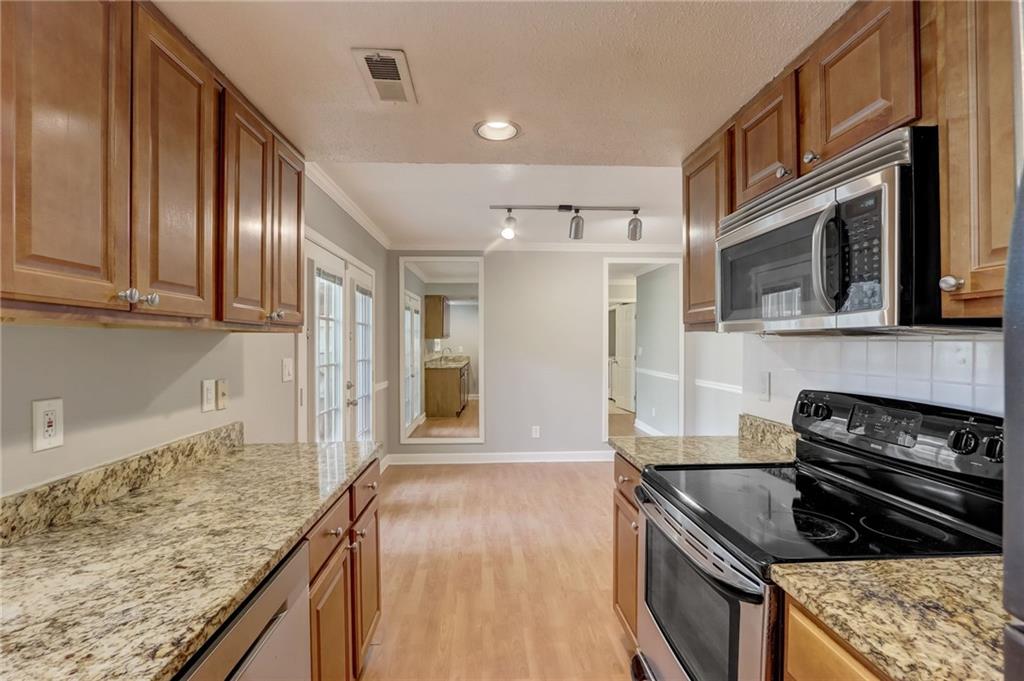 6900 Roswell Road Unit C3, Sandy Springs, Georgia 30328, 2 Bedrooms Bedrooms, ,2 BathroomsBathrooms,Residential,Sold,6900 Roswell Road Unit C3,7256805