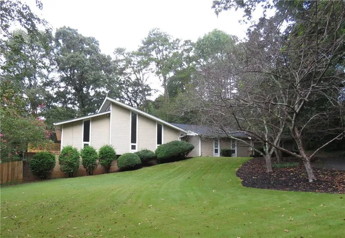 2079 Silversmith Lane, Stone Mountain, Georgia 30087