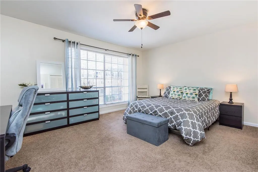 5400 Roswell Road Unit E4, Atlanta, Georgia 30342, 2 Bedrooms Bedrooms, ,1 BathroomBathrooms,Residential,Sold,5400 Roswell Road Unit E4,6517788