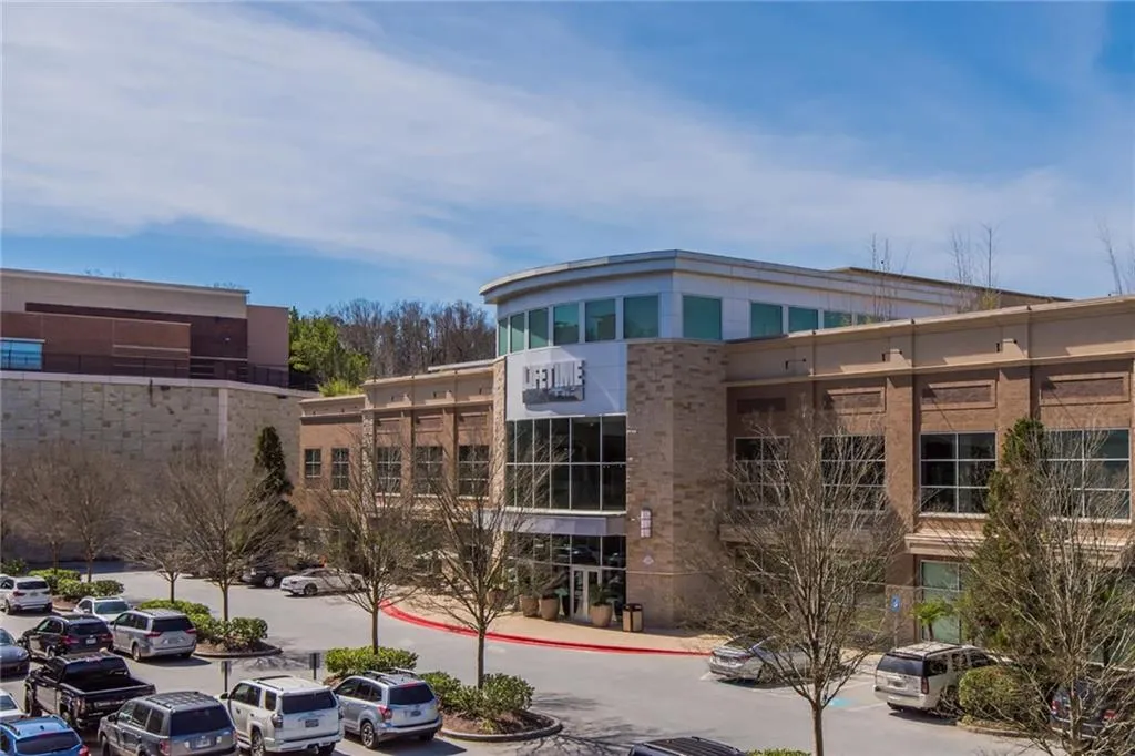 5400 Roswell Road Unit E4, Atlanta, Georgia 30342, 2 Bedrooms Bedrooms, ,1 BathroomBathrooms,Residential,Sold,5400 Roswell Road Unit E4,6517788