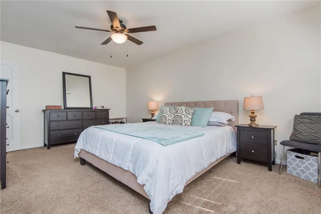 5400 Roswell Road Unit E4, Atlanta, Georgia 30342, 2 Bedrooms Bedrooms, ,1 BathroomBathrooms,Residential,Sold,5400 Roswell Road Unit E4,6517788