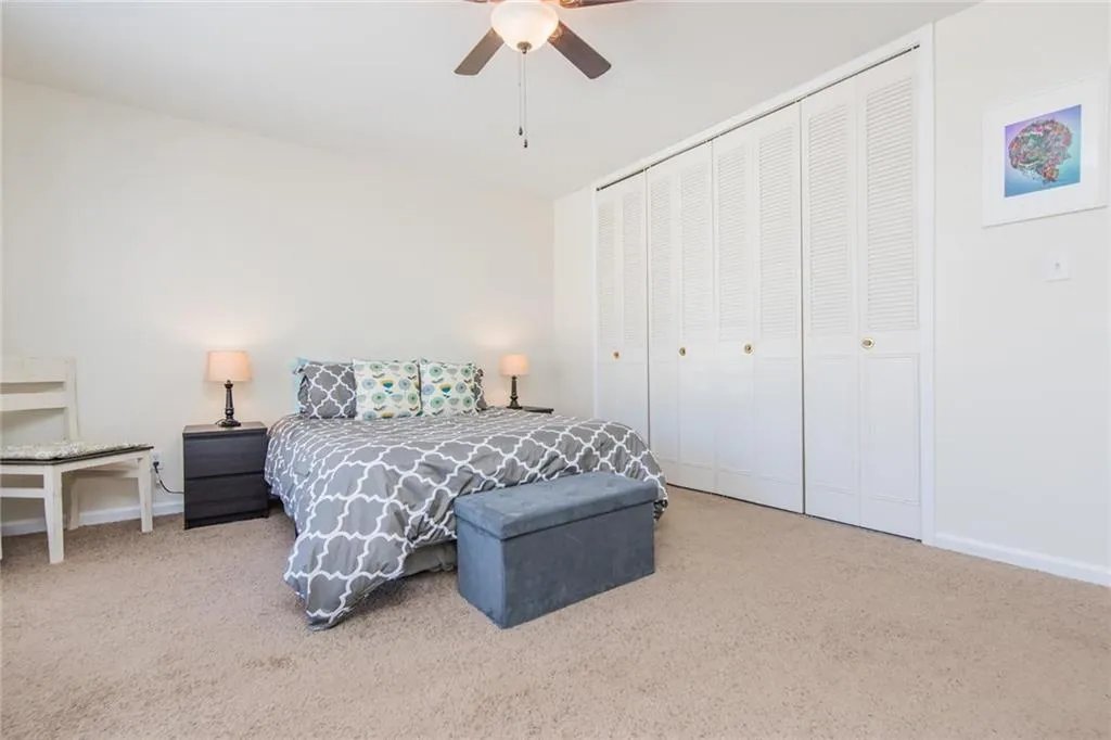 5400 Roswell Road Unit E4, Atlanta, Georgia 30342, 2 Bedrooms Bedrooms, ,1 BathroomBathrooms,Residential,Sold,5400 Roswell Road Unit E4,6517788