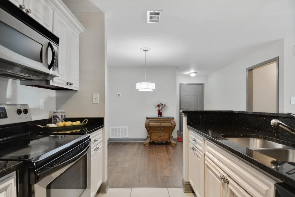 8105 Santa Fe Parkway Unit 8105, Sandy Springs, Georgia 30350, 2 Bedrooms Bedrooms, ,2 BathroomsBathrooms,Residential,Sold,8105 Santa Fe Parkway Unit 8105,6812451