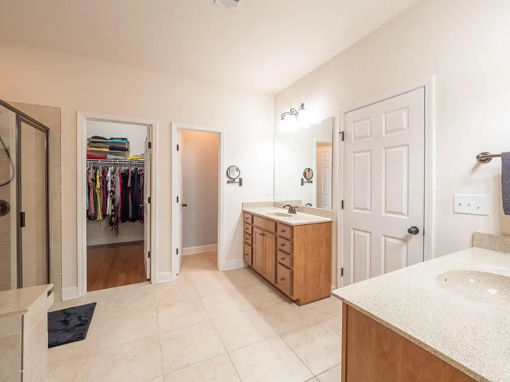 5583 High Point Road, Atlanta, Georgia 30342, 3 Bedrooms Bedrooms, ,3 BathroomsBathrooms,Residential,Sold,5583 High Point Road,6687109