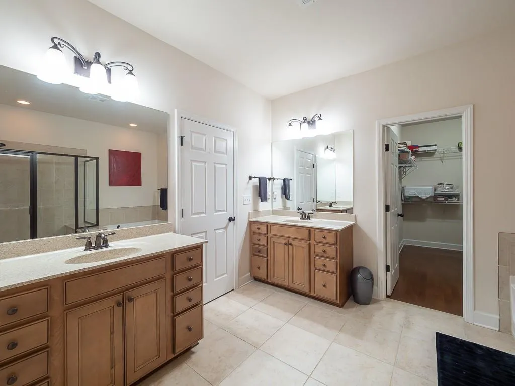 5583 High Point Road, Atlanta, Georgia 30342, 3 Bedrooms Bedrooms, ,3 BathroomsBathrooms,Residential,Sold,5583 High Point Road,6687109