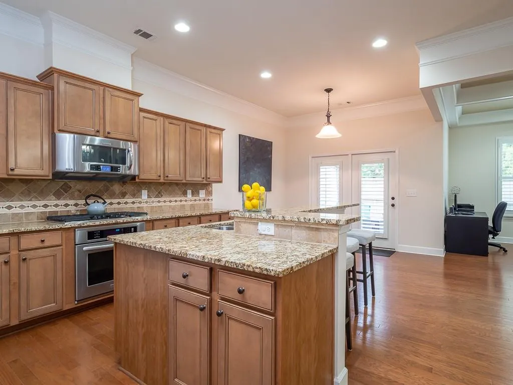 5583 High Point Road, Atlanta, Georgia 30342, 3 Bedrooms Bedrooms, ,3 BathroomsBathrooms,Residential,Sold,5583 High Point Road,6687109