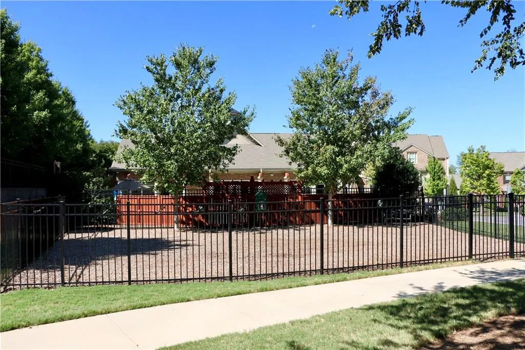 5583 High Point Road, Atlanta, Georgia 30342, 3 Bedrooms Bedrooms, ,3 BathroomsBathrooms,Residential,Sold,5583 High Point Road,6687109