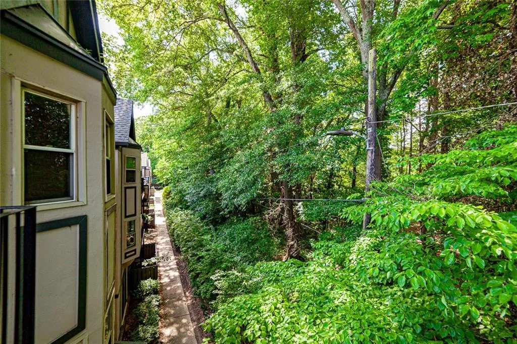 6851 Roswell Road Unit I28, Sandy Springs, Georgia 30328, 3 Bedrooms Bedrooms, ,2 BathroomsBathrooms,Residential,Sold,6851 Roswell Road Unit I28,6773072