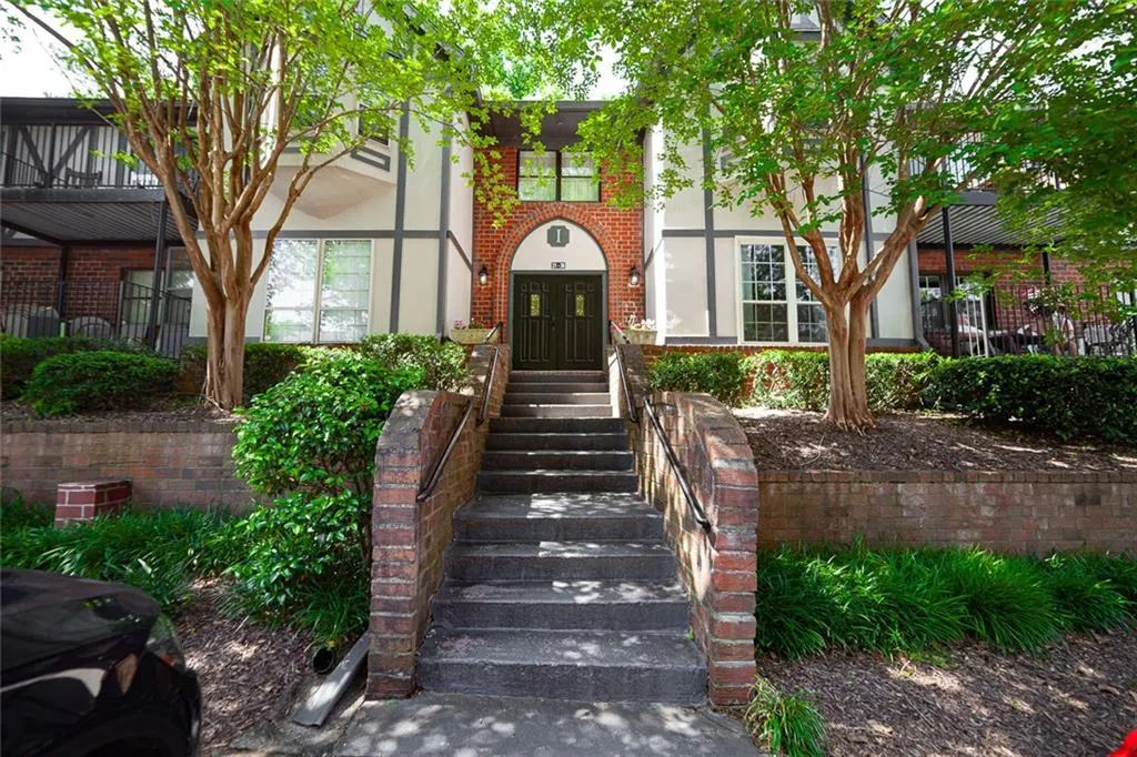 6851 Roswell Road Unit I28, Sandy Springs, Georgia 30328, 3 Bedrooms Bedrooms, ,2 BathroomsBathrooms,Residential,Sold,6851 Roswell Road Unit I28,6773072