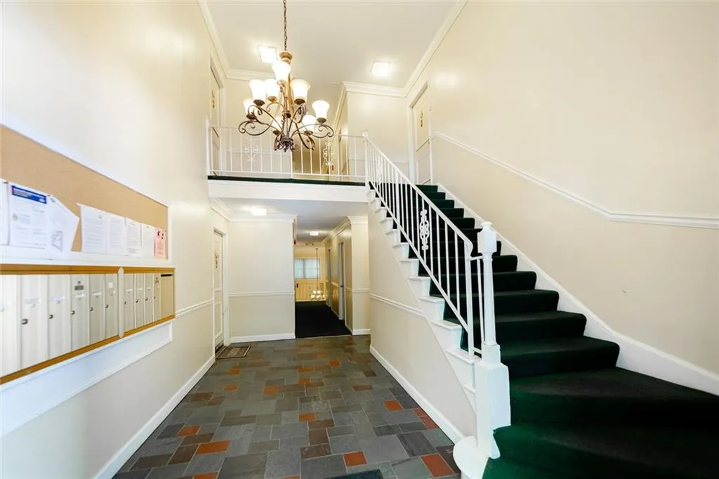 6851 Roswell Road Unit I28, Sandy Springs, Georgia 30328, 3 Bedrooms Bedrooms, ,2 BathroomsBathrooms,Residential,Sold,6851 Roswell Road Unit I28,6773072