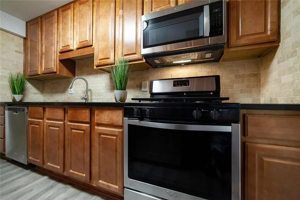 6851 Roswell Road Unit I28, Sandy Springs, Georgia 30328, 3 Bedrooms Bedrooms, ,2 BathroomsBathrooms,Residential,Sold,6851 Roswell Road Unit I28,6773072