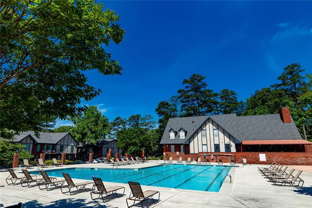 6851 Roswell Road Unit I28, Sandy Springs, Georgia 30328, 3 Bedrooms Bedrooms, ,2 BathroomsBathrooms,Residential,Sold,6851 Roswell Road Unit I28,6773072