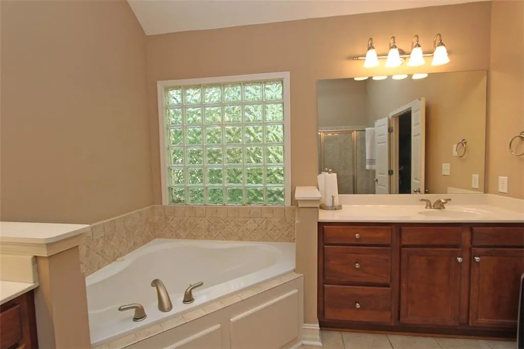 7258 Village Creek Trace, Atlanta, Georgia 30328, 4 Bedrooms Bedrooms, ,3 BathroomsBathrooms,Residential,Sold,7258 Village Creek Trace,5680684