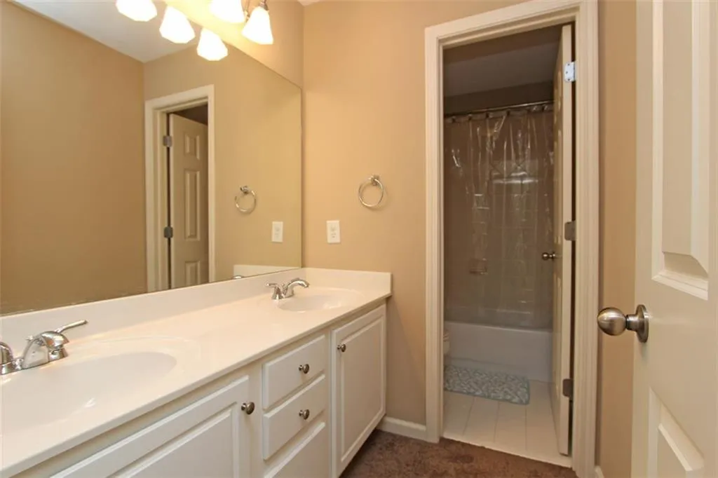 7258 Village Creek Trace, Atlanta, Georgia 30328, 4 Bedrooms Bedrooms, ,3 BathroomsBathrooms,Residential,Sold,7258 Village Creek Trace,5680684