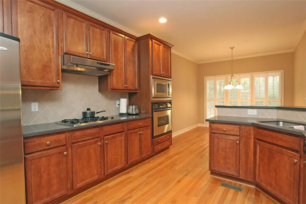 7258 Village Creek Trace, Atlanta, Georgia 30328, 4 Bedrooms Bedrooms, ,3 BathroomsBathrooms,Residential,Sold,7258 Village Creek Trace,5680684