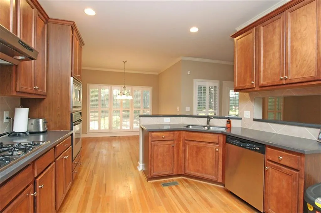 7258 Village Creek Trace, Atlanta, Georgia 30328, 4 Bedrooms Bedrooms, ,3 BathroomsBathrooms,Residential,Sold,7258 Village Creek Trace,5680684