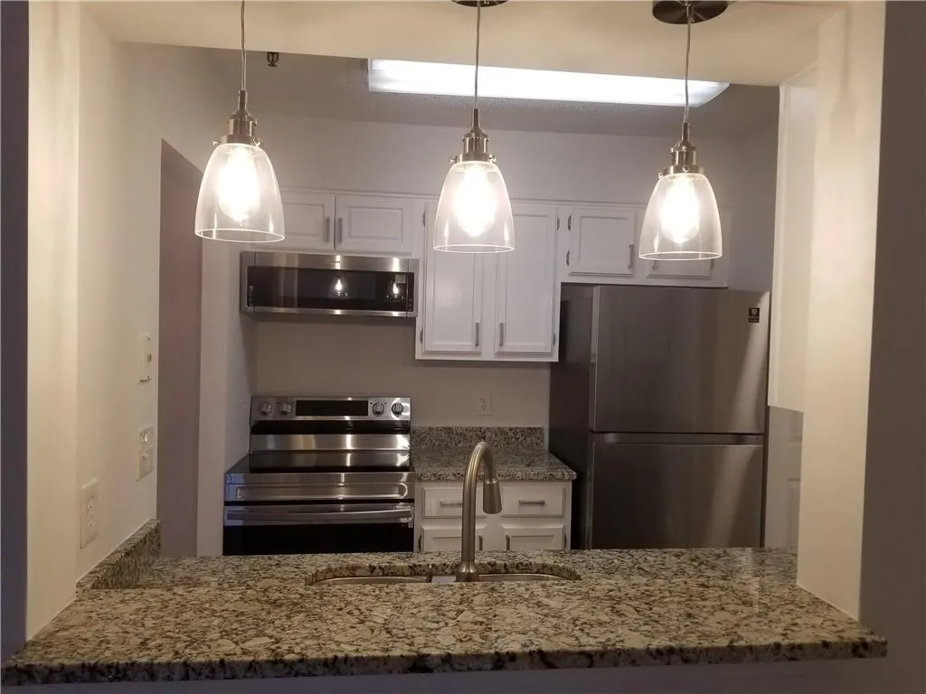 300 Johnson Ferry Road Ne Unit A201, Atlanta, Georgia 30328, 1 Bedroom Bedrooms, ,1 BathroomBathrooms,Residential,Sold,300 Johnson Ferry Road Ne Unit A201,7000828