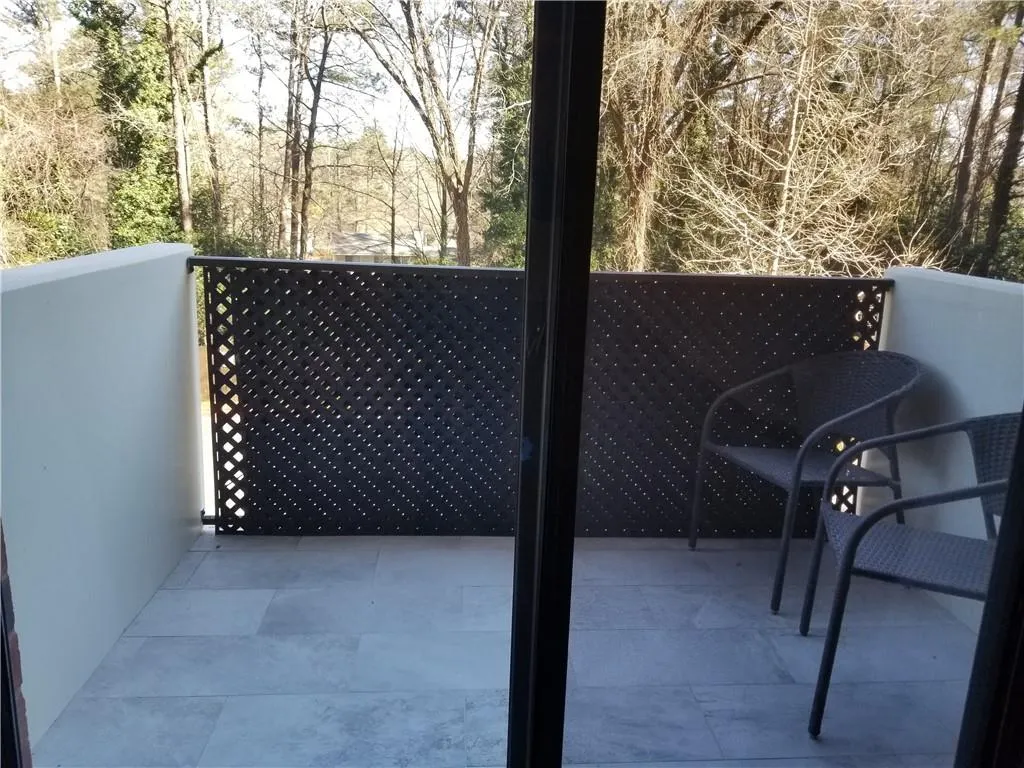 300 Johnson Ferry Road Ne Unit A201, Atlanta, Georgia 30328, 1 Bedroom Bedrooms, ,1 BathroomBathrooms,Residential,Sold,300 Johnson Ferry Road Ne Unit A201,7000828