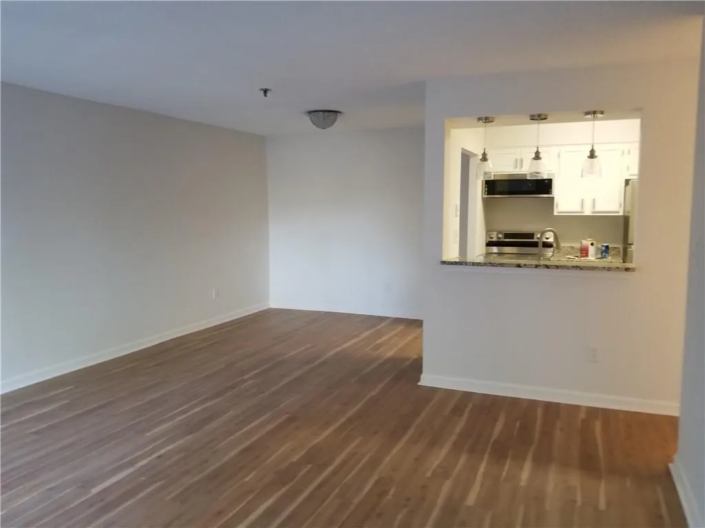 300 Johnson Ferry Road Ne Unit A201, Atlanta, Georgia 30328, 1 Bedroom Bedrooms, ,1 BathroomBathrooms,Residential,Sold,300 Johnson Ferry Road Ne Unit A201,7000828