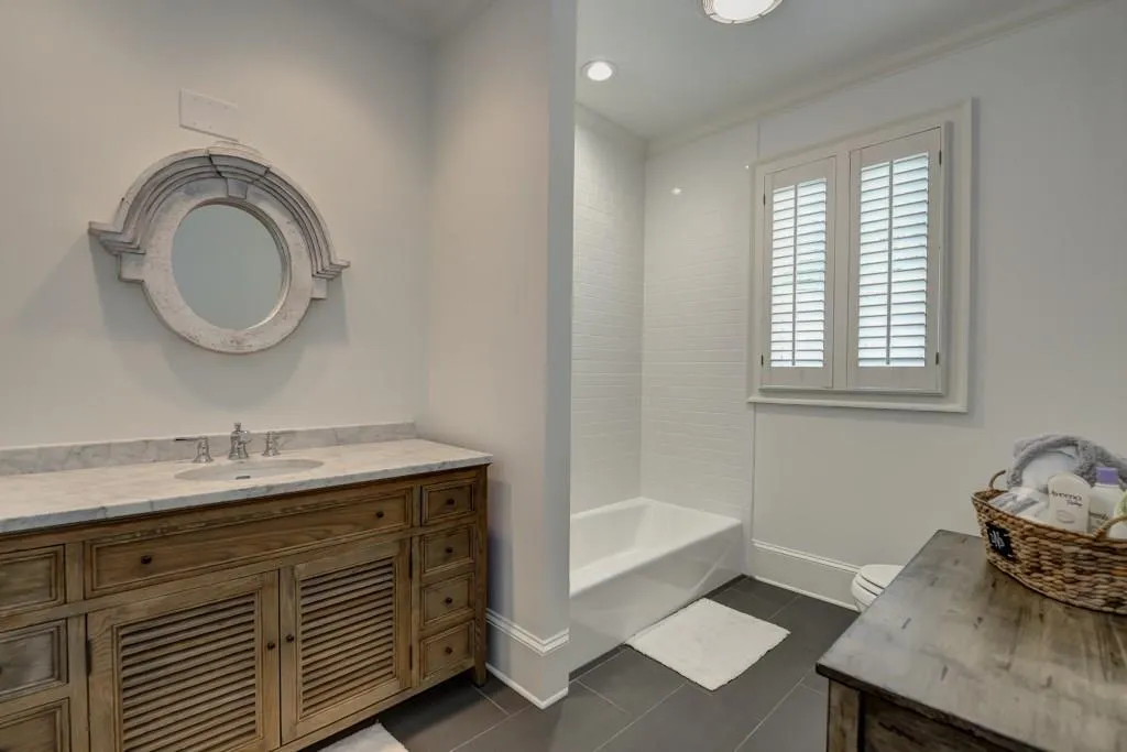 131 Burdette Road Nw, Sandy Springs, Georgia 30327, 7 Bedrooms Bedrooms, ,8 BathroomsBathrooms,Residential,Sold,131 Burdette Road Nw,5819362