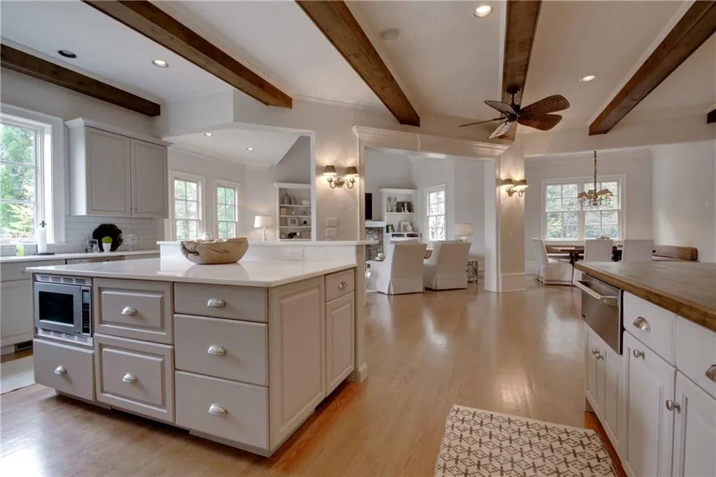 131 Burdette Road Nw, Sandy Springs, Georgia 30327, 7 Bedrooms Bedrooms, ,8 BathroomsBathrooms,Residential,Sold,131 Burdette Road Nw,5819362