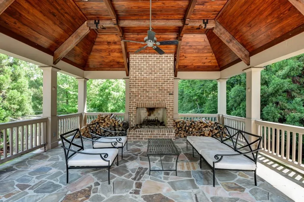 131 Burdette Road Nw, Sandy Springs, Georgia 30327, 7 Bedrooms Bedrooms, ,8 BathroomsBathrooms,Residential,Sold,131 Burdette Road Nw,5819362