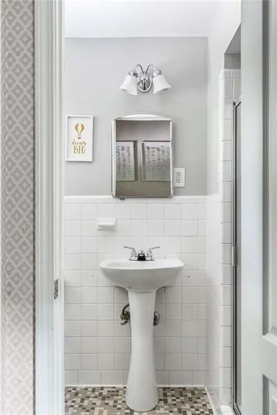 1179 Milmar Drive Nw, Atlanta, Georgia 30327, 5 Bedrooms Bedrooms, ,4 BathroomsBathrooms,Residential,For Sale,1179 Milmar Drive Nw,7663110