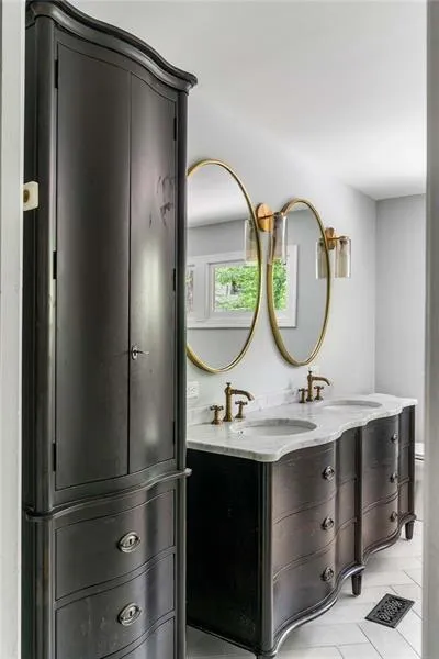 1179 Milmar Drive Nw, Atlanta, Georgia 30327, 5 Bedrooms Bedrooms, ,4 BathroomsBathrooms,Residential,For Sale,1179 Milmar Drive Nw,7663110