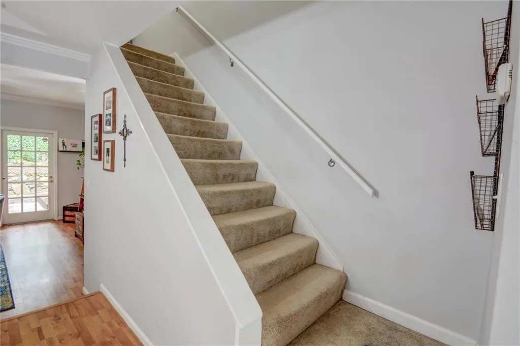 5210 Chemin De Vie, Atlanta, Georgia 30342, 2 Bedrooms Bedrooms, ,2 BathroomsBathrooms,Residential,Sold,5210 Chemin De Vie,6748858