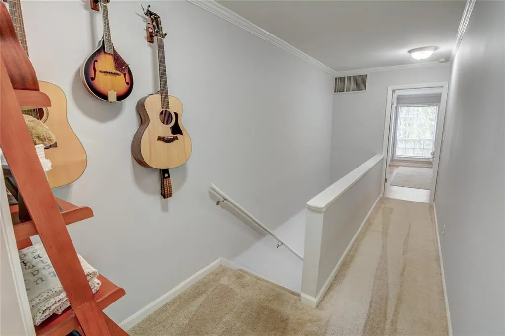 5210 Chemin De Vie, Atlanta, Georgia 30342, 2 Bedrooms Bedrooms, ,2 BathroomsBathrooms,Residential,Sold,5210 Chemin De Vie,6748858