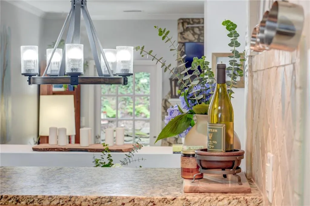 5210 Chemin De Vie, Atlanta, Georgia 30342, 2 Bedrooms Bedrooms, ,2 BathroomsBathrooms,Residential,Sold,5210 Chemin De Vie,6748858