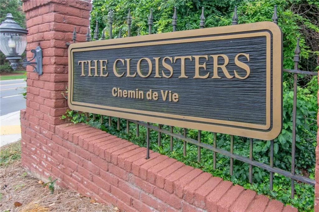 5210 Chemin De Vie, Atlanta, Georgia 30342, 2 Bedrooms Bedrooms, ,2 BathroomsBathrooms,Residential,Sold,5210 Chemin De Vie,6748858