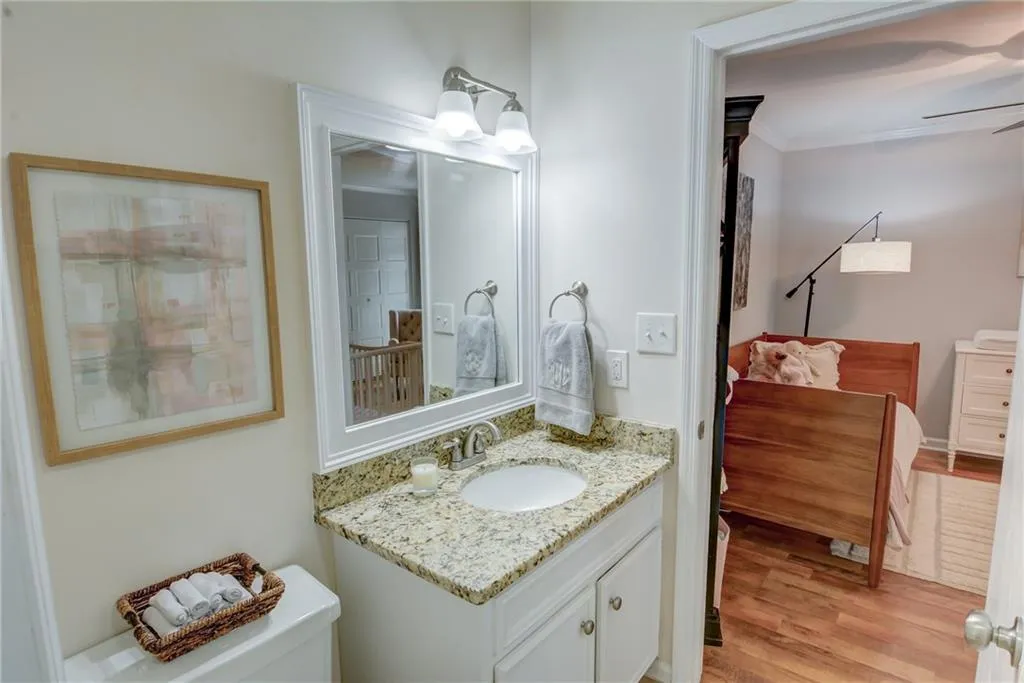5210 Chemin De Vie, Atlanta, Georgia 30342, 2 Bedrooms Bedrooms, ,2 BathroomsBathrooms,Residential,Sold,5210 Chemin De Vie,6748858