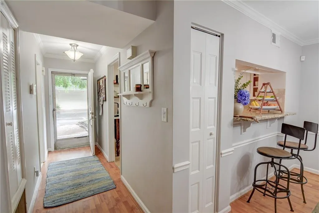 5210 Chemin De Vie, Atlanta, Georgia 30342, 2 Bedrooms Bedrooms, ,2 BathroomsBathrooms,Residential,Sold,5210 Chemin De Vie,6748858