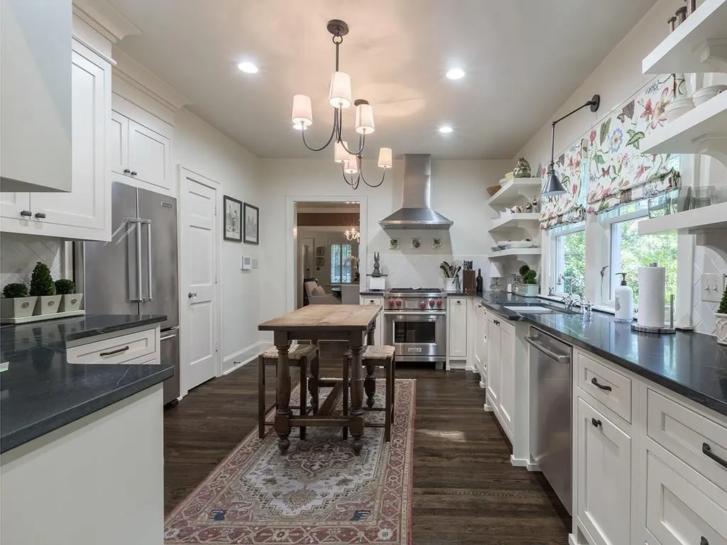 2399 Glenwood Drive Ne, Atlanta, Georgia 30305, 3 Bedrooms Bedrooms, ,2 BathroomsBathrooms,Residential,Sold,2399 Glenwood Drive Ne,6026124
